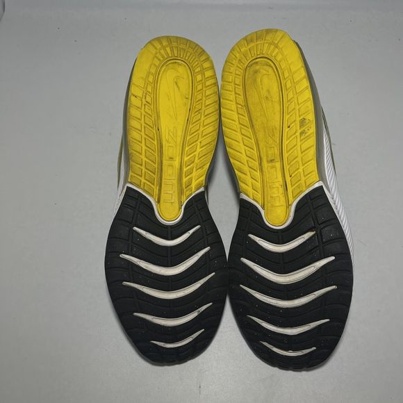 Nike Blue and Yellow Men's Sneakers - Picture 14 of 14